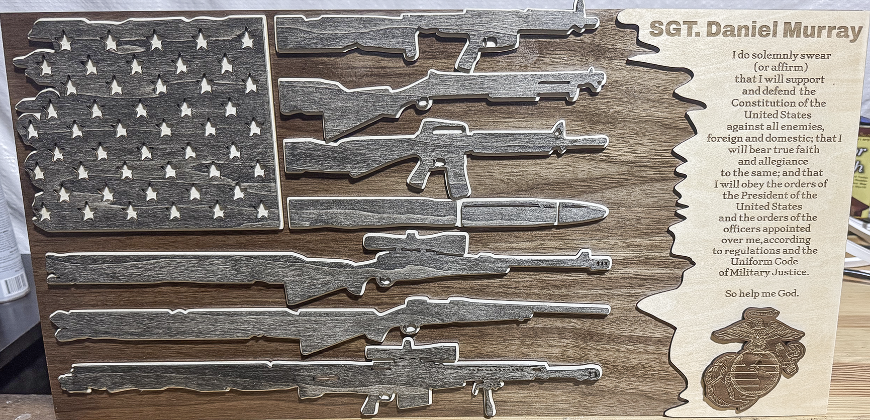 Layered military rifle and service oath recognition plaque